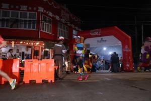 BIB: 3438
                            <button type="button" onclick="openModal(26223402)" class="btn btn-primary btn-sm float-right btn-popup" data-toggle="modal" data-target=".modal-high-quality">
                        <i class="fas fa-shopping-cart"></i> Add to Cart
                    </button>
                                            <button type="button" onclick="isThisMe(26223402, true)" class="btn btn-success btn-sm float-right btn-popup btn-isme hidden" data-toggle="tooltip" data-placement="bottom" title="นี่คือรูปของคุณใช่ไหม คลิกที่นี่เพื่อเอาเข้าอัลบั้ม">
                        <i class="fas fa-plus"></i> Add to album
                    </button>
                    <button type="button" onclick="isThisMe(26223402, false)" class="btn btn-warning btn-sm float-right btn-popup btn-isnotme hidden">
                        <i class="fas fa-ban"></i> Remove from album
                    </button>